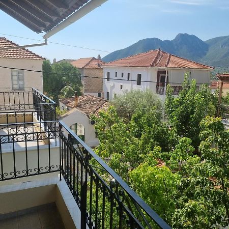 Apartment Theodoros Leonidio Luaran gambar