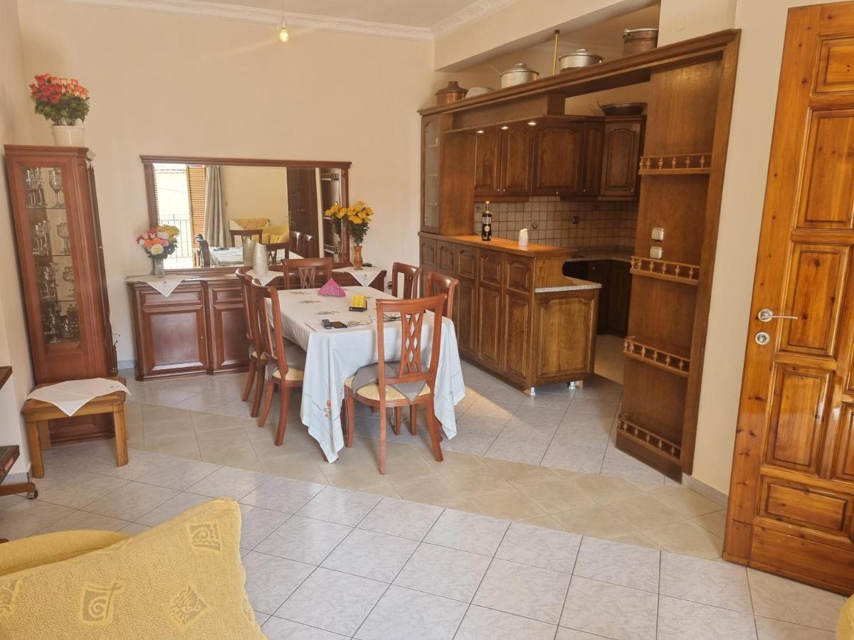 Apartment Theodoros Leonidio Luaran gambar