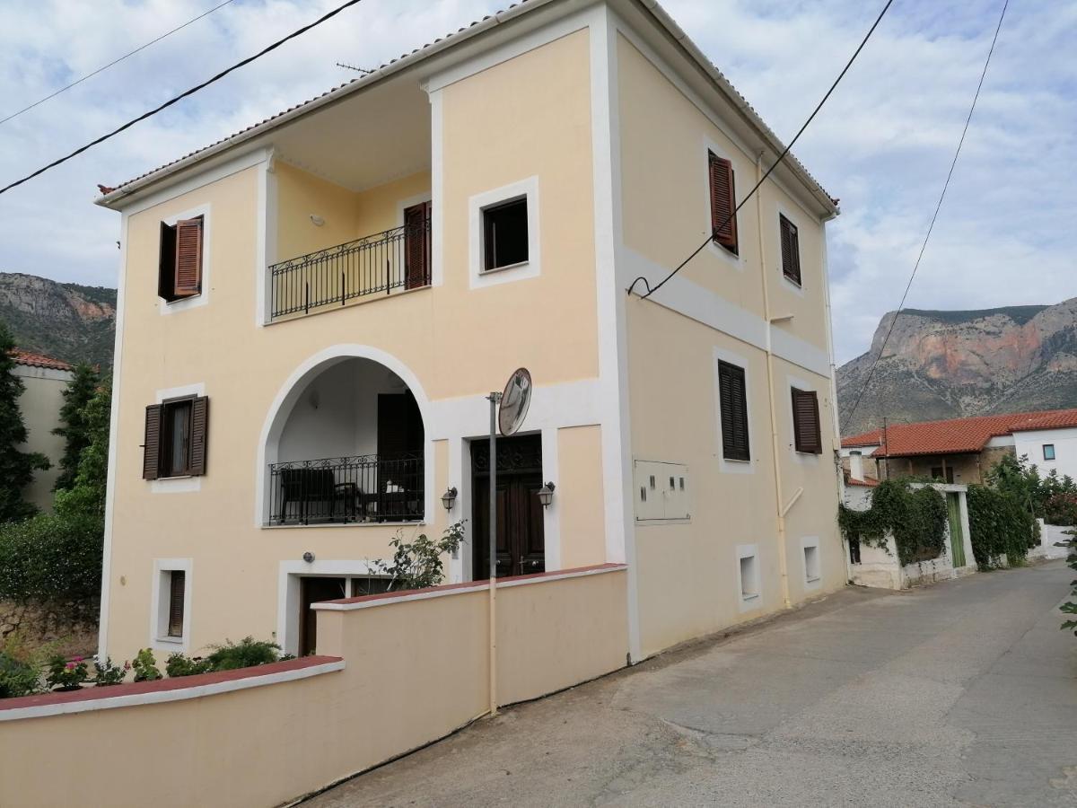 Apartment Theodoros Leonidio Luaran gambar